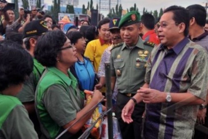 BAZAR MINYAK GORENG