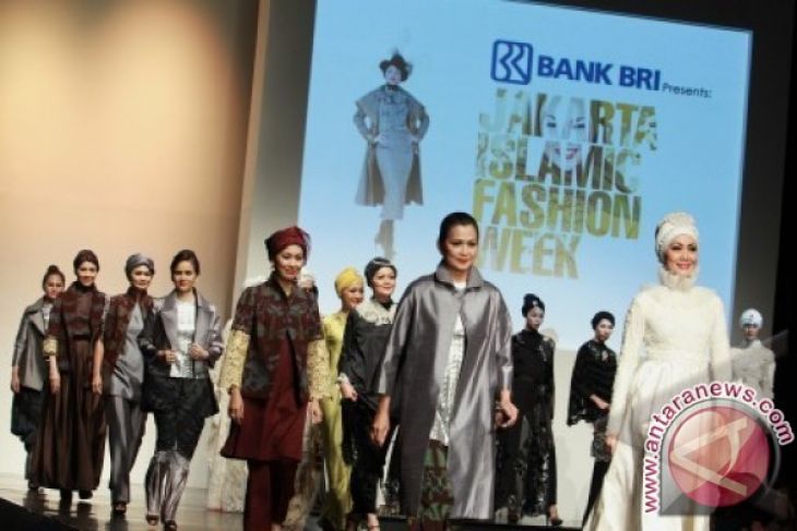 Jakarta Islamic Fashion Week 2013