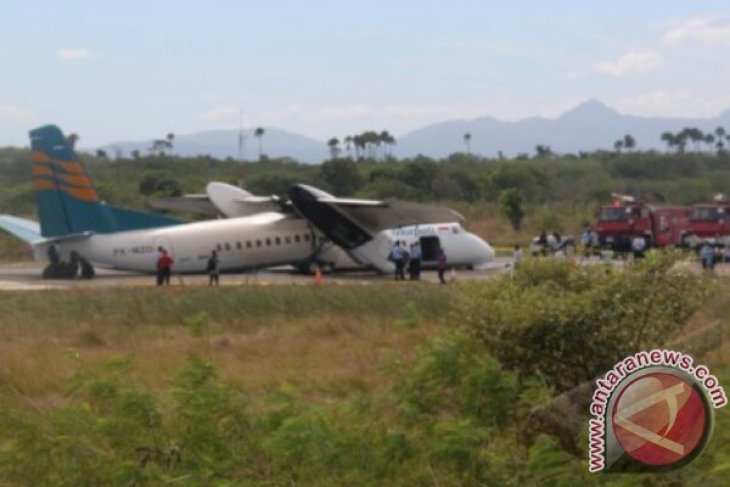 Merpati Tergelincir Di El Tari Kupang