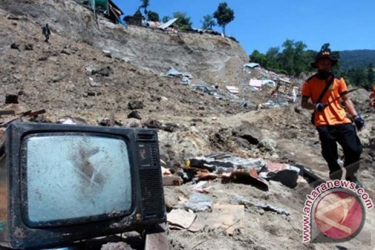 Pencarian Korban Gempa Aceh