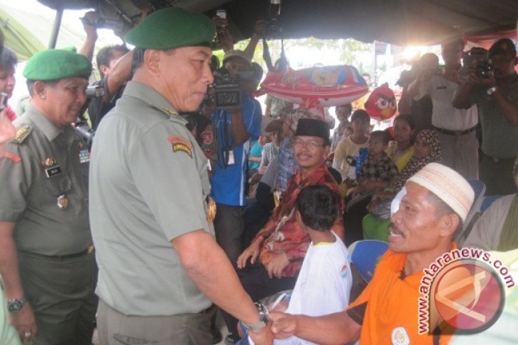 Karya Bakti dan Baksos TNI