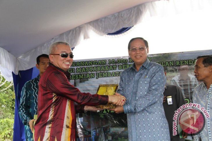 Menpera Resmikan 10.000 Rumah