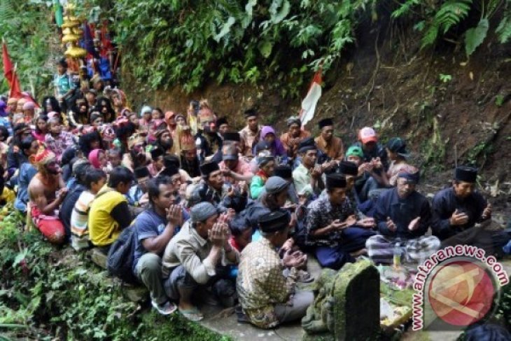 Sungkem Tlompak Gunung Merbabu