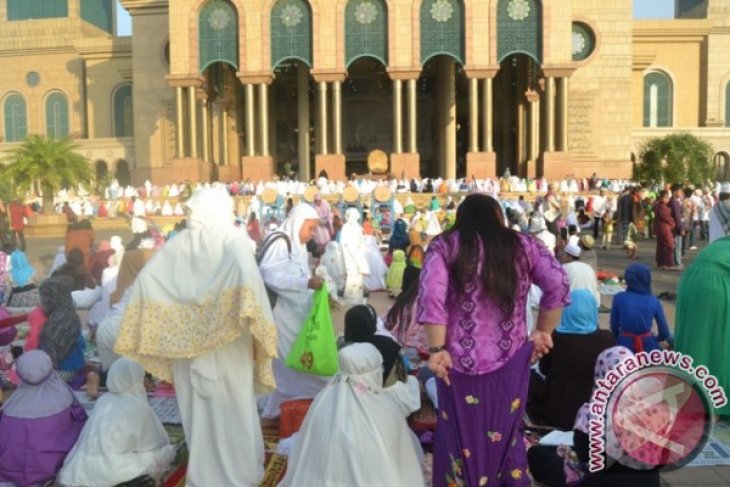 Suasana Salat Ied Islamic Centre