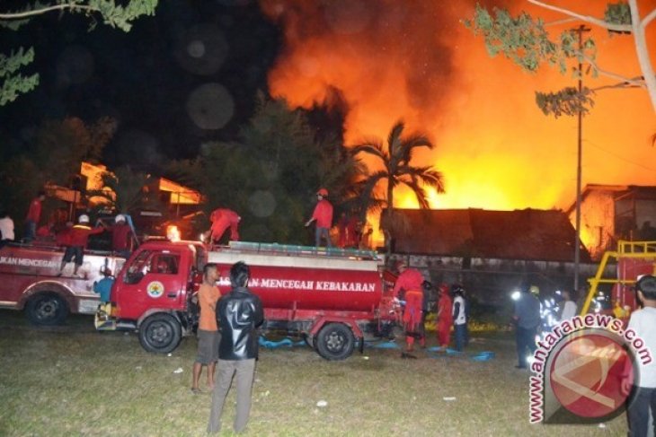 Puluhan Rumah Terbakar