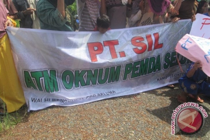 Petani Seluma berunjukrasa tuntut penuntasan sengketa lahan