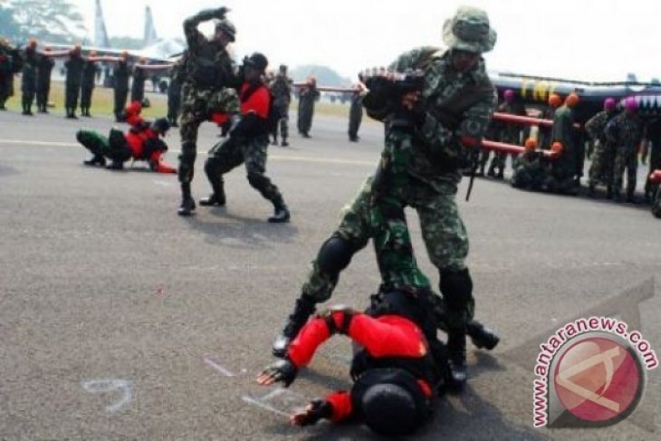 Gladi Bersih HUT TNI Ke-68