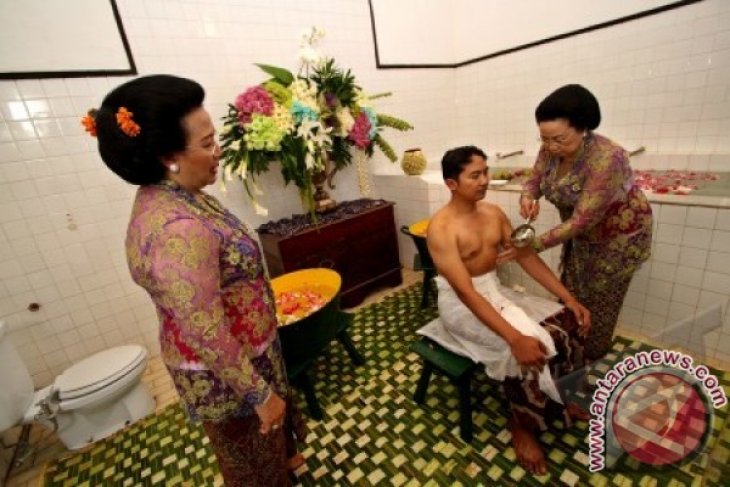 Jelang Pernikahan Agung