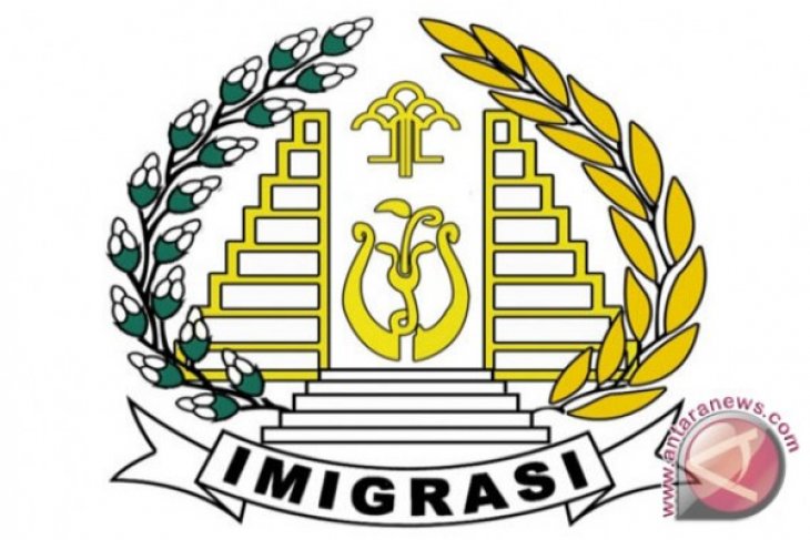 Imigrasi Krawang deportasi 16 tenaga kerja asing