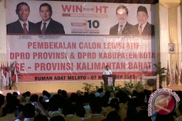 Hary Tanoesoedibjo Temu Caleg Hanura se-Kalbar
