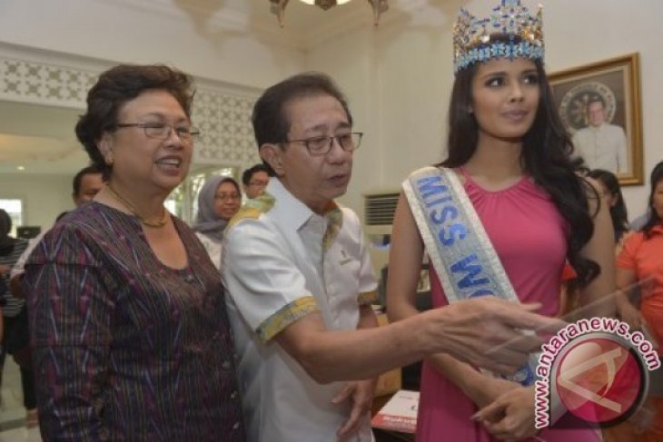 Bantuan Topan Filipina Melalui Miss World
