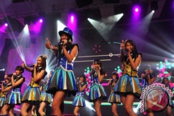  JKT 48 di Yahoo OMG Award 2013