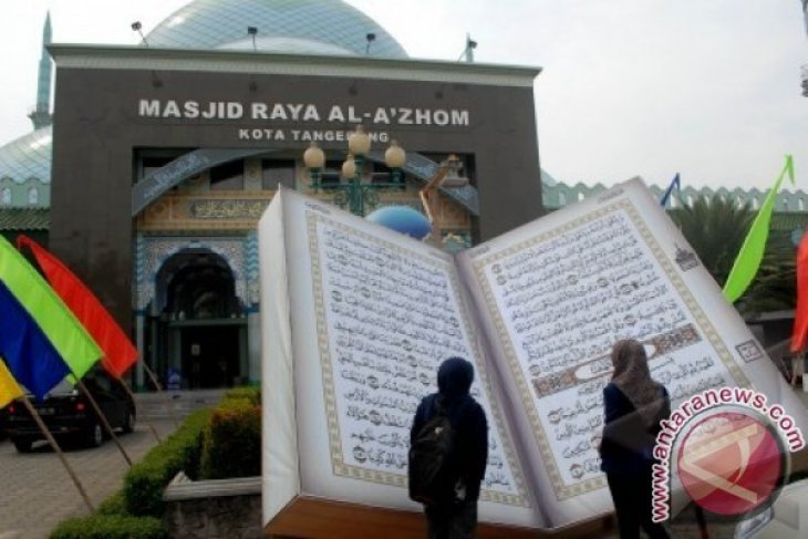 Al Quran Raksasa