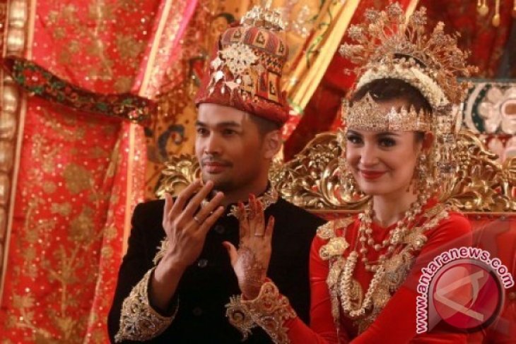 Shireen - Tengku Wisnu Usai Akad Nikah