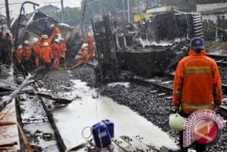 Kementerian Perhubungan Selidiki Penyebab Tabrakan KRL