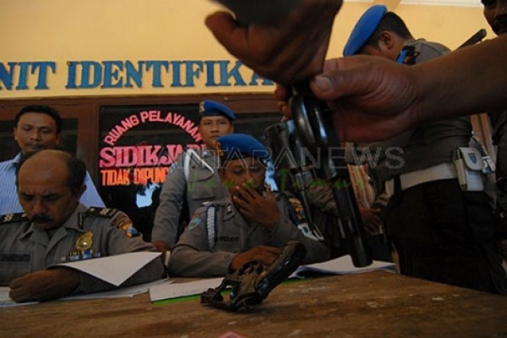 Pemeriksaan Senpi Polres Jombang