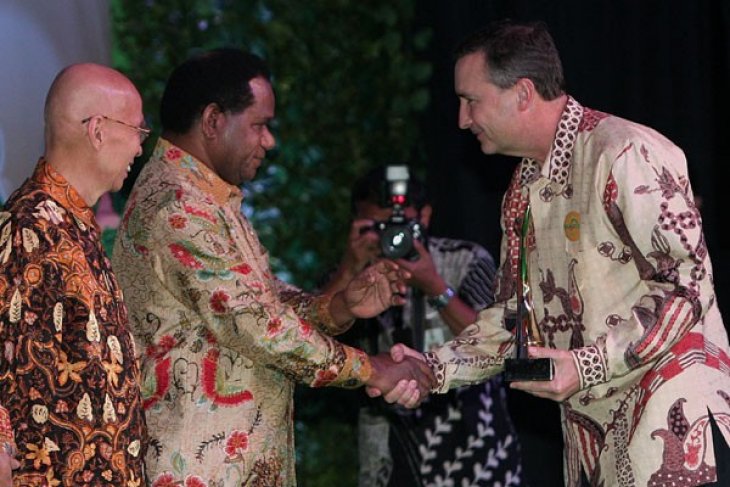 KLH anugerahkan Chevron