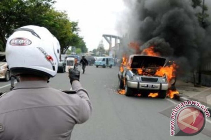 Mobil Terbakar