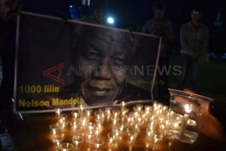 Lilin Untuk Nelson Mandela