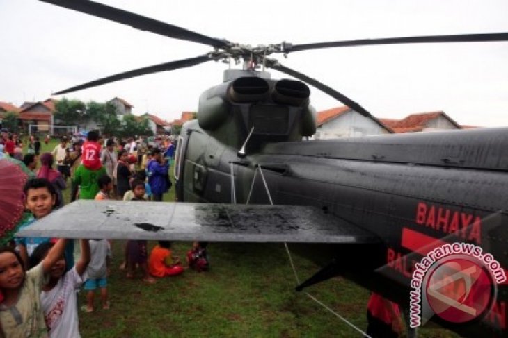 Helikopter TNI AD Mendarat Darurat 
