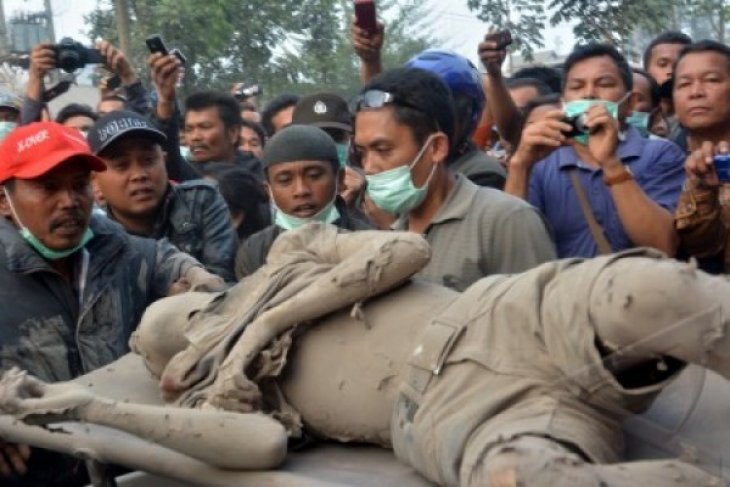 11 Warga Tewas Terkena Awan Panas Gunung Sinabung
