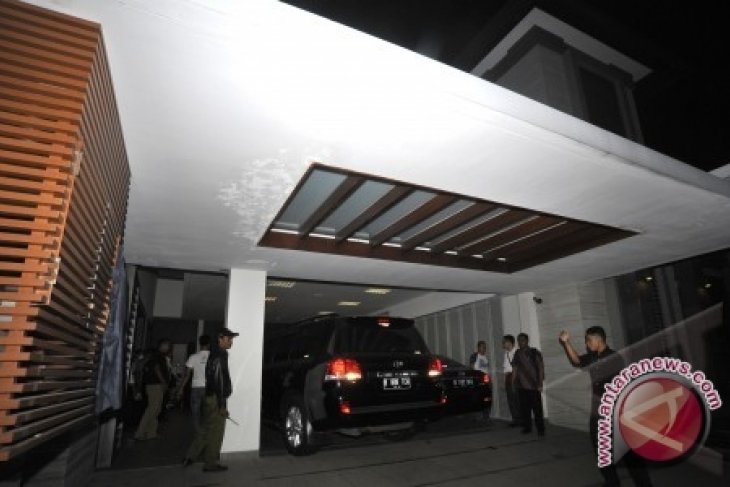 KPK Kembali Sita Lima Mobil Terkait Kasus Wawan