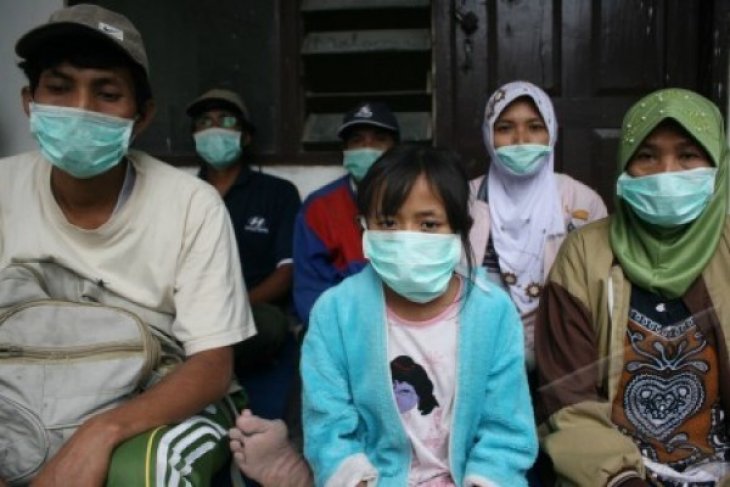 Presiden Naik Kereta Api Tinjau Korban Letusan Gunung Kelud