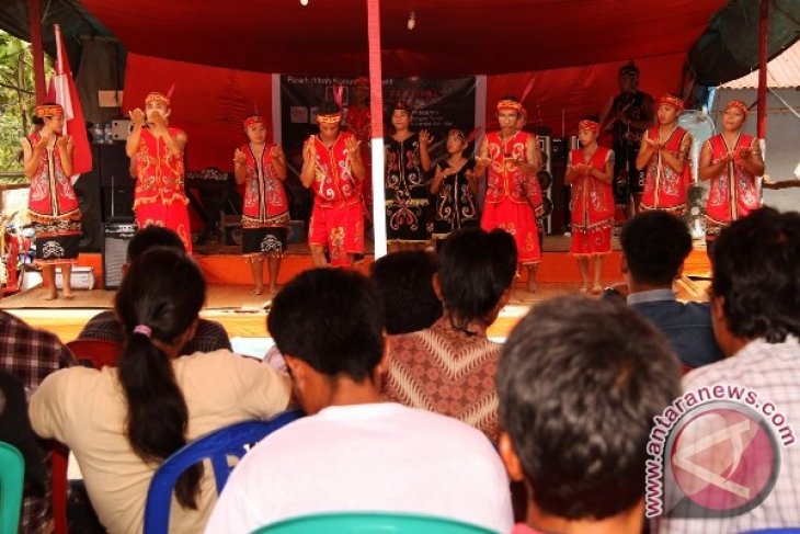 Festival Budaya Dayak Kanayatn di Sebatih