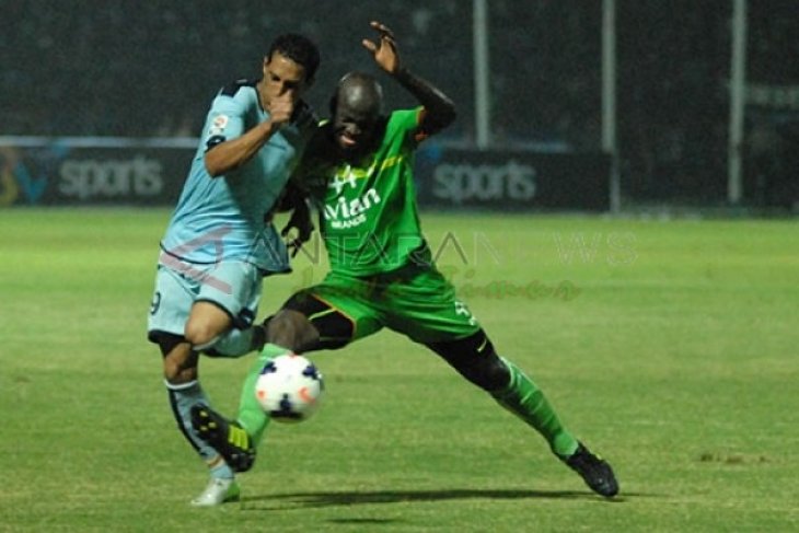 Persela lawan Persebaya