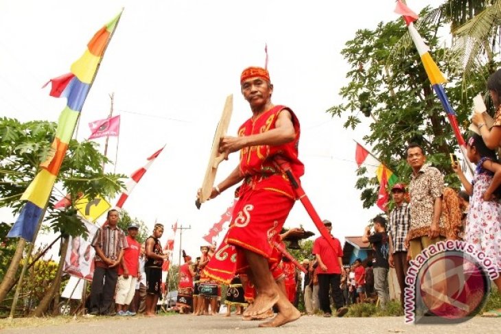 Festival Budaya Dayak Kanayatn di Sebatih