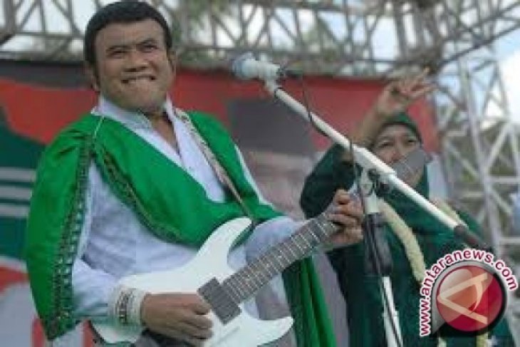 Rhoma Irama Sampaikan Orasi Politik Melalui Lagu