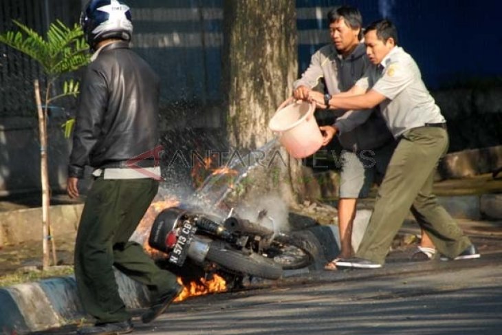 Motor Terbakar