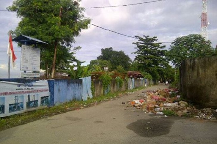 Sampah Tutup Jalan