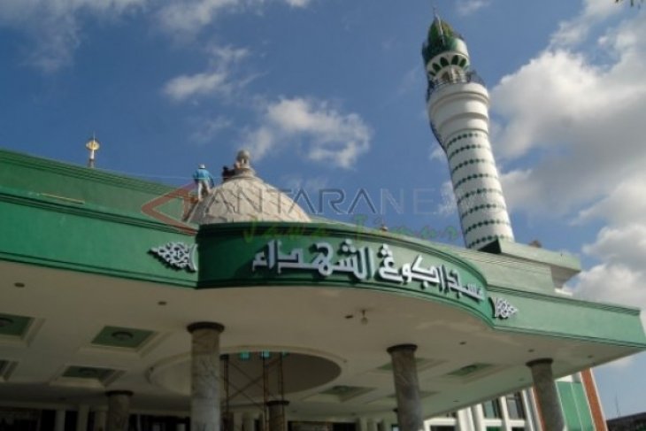 Perbaikan Kubah Masjid