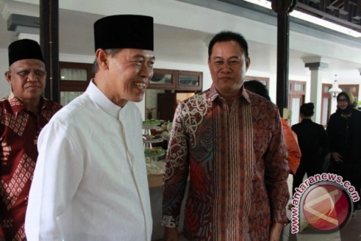 Ketua DPRD Kaltim Bersama Kapolda Brigjen Pol Dicky A Totoy