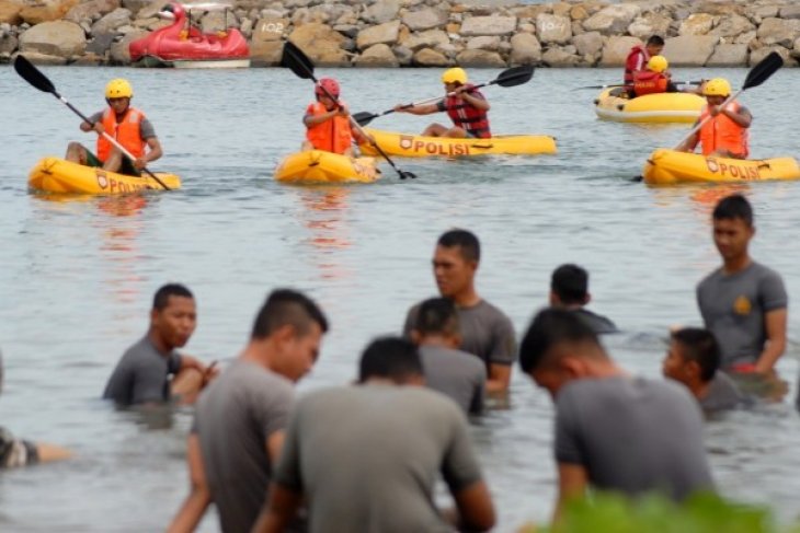 Latihan Penguasaan Perahu Karet