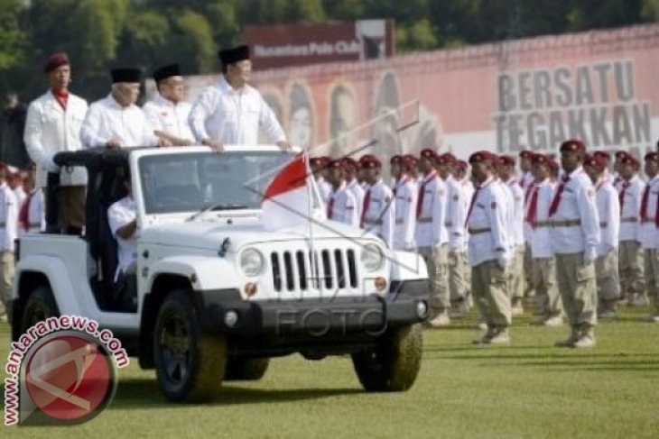 Prabowo-Hatta Pimpin Upacara