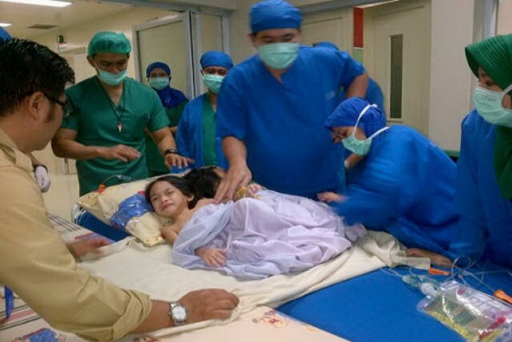 Bayi Kembar Siam Asal Landak Berhasil Dipisahkan