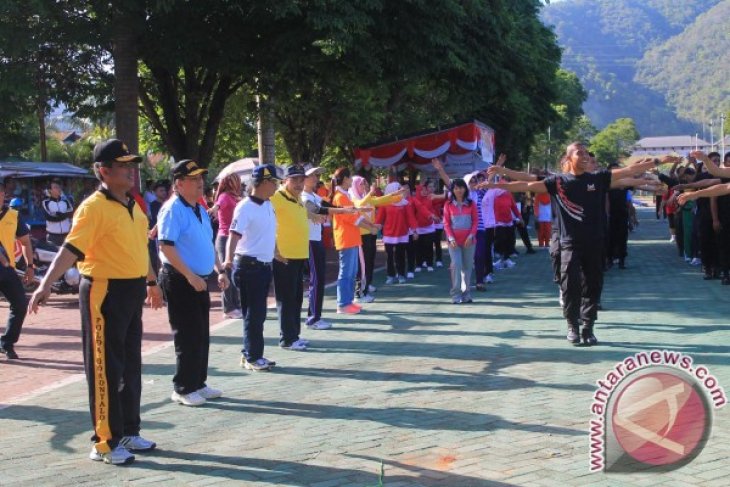 OLAHRAGA BERSAMA TNI-POLRI DAN MASYARAKAT