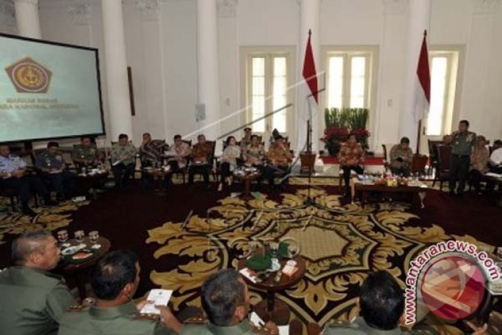 Presiden Bertemu Pangkotama TNI