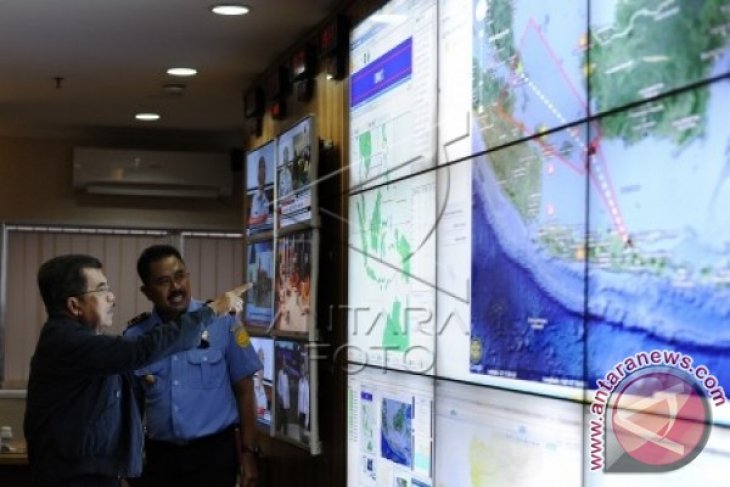 Wapres Pantau Pencarian Pesawat AirAsia