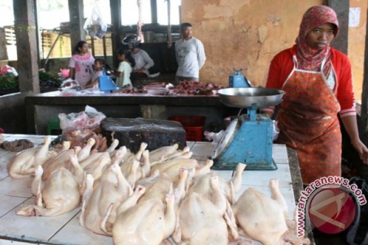 Pasar Tradisioanal Penajam Sepi Pembeli Jelang Ramadahan