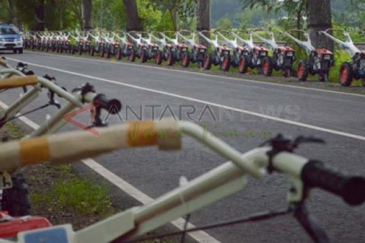 Traktor Bantuan Jokowi Dipindah