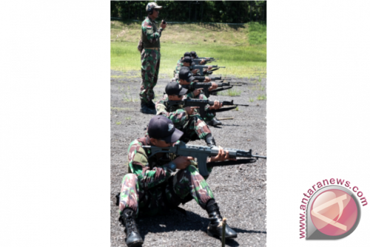 Latihan Tembak Tempur Offensif Marinir
