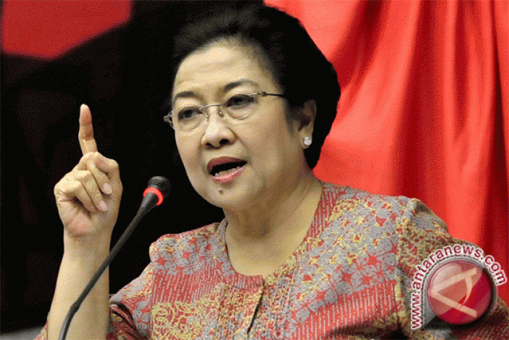 Megawati Saksikan Proses Akad Nikah Selvi-Gibran