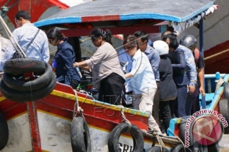 Kunjungan Pertama Bali Nine