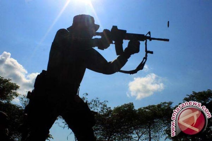 Indonesian, US Marines Conduct Shooting Exercise