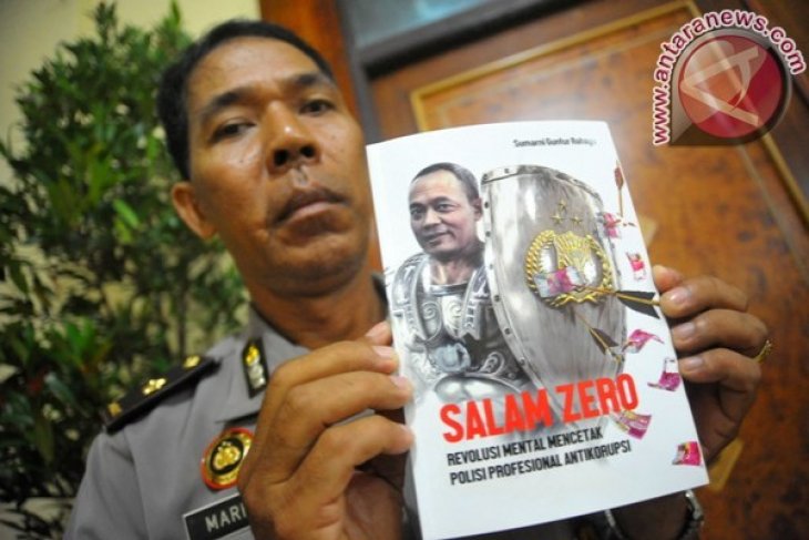 Kapolda Kalbar Luncurkan Buku "Salam Zero"