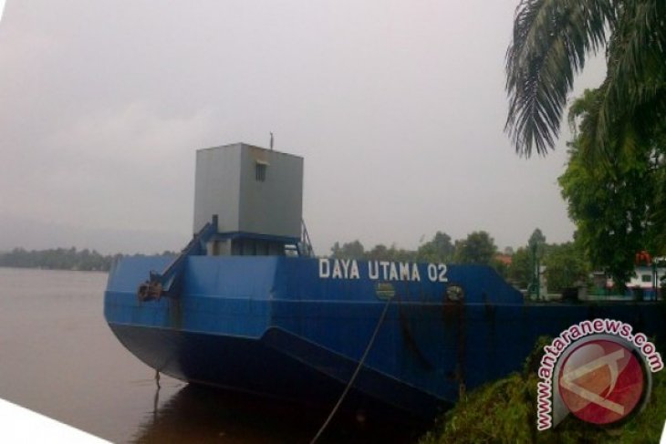 Warga Sungai Ayak Khawatirkan Ponton Sandar di Depan Puskesmas