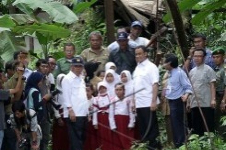 Bupati Lebak: Pembangunan Jembatan Pajagan Tidak Permanen